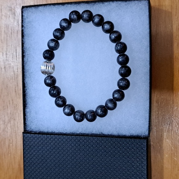 Black & Silver Jade Stone Bracelet - Picture 5 of 6